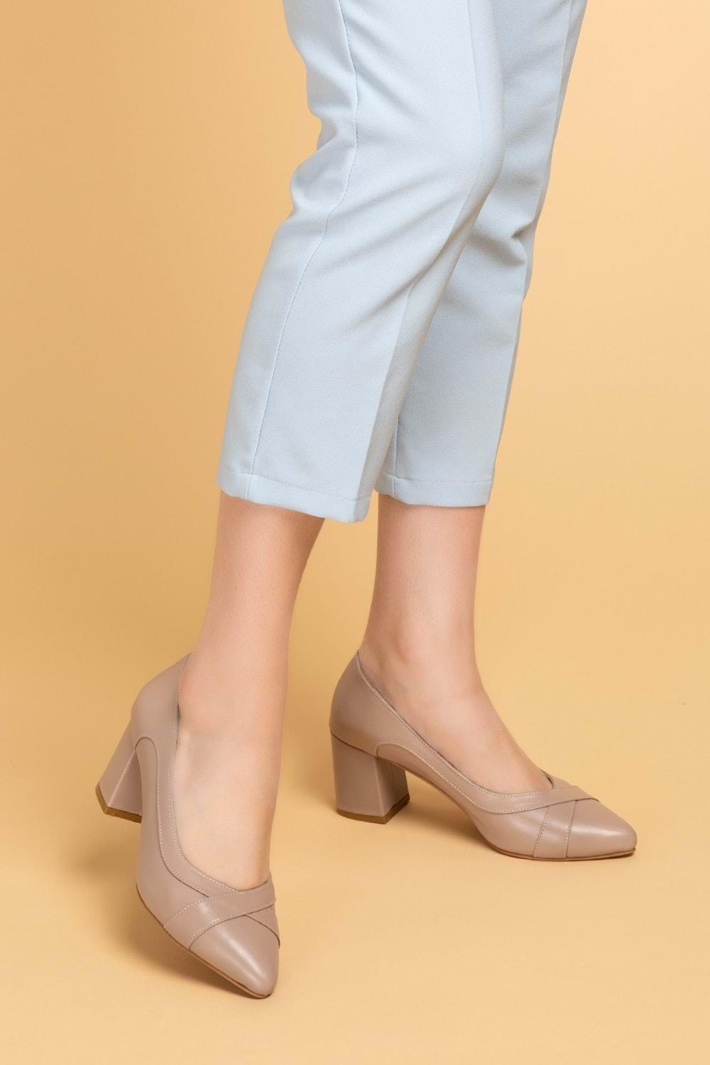 Gondol Kadın Hakiki Deri Rahat Klasik Topuklu Ayakkabı şhn.722 - Vizon - 35