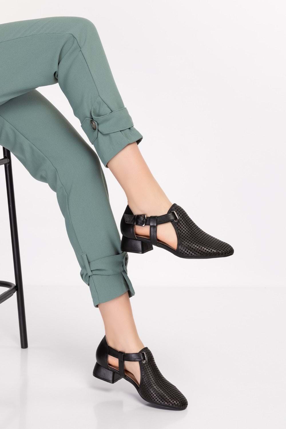 Gondol Kadın Hakiki Deri Lazer Kesim Topuklu Ayakkabı ast.6400 - Siyah - 35