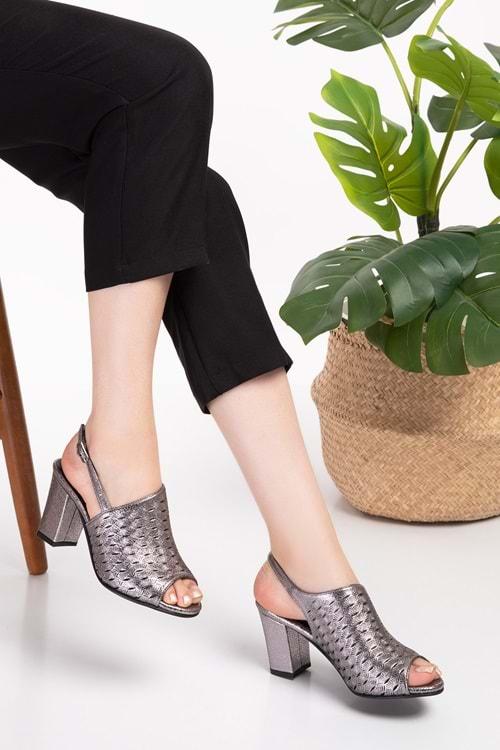 Gondol Kadın Hakiki Deri Lazer Kesim Klasik Topuklu Ayakkabı şhn.835 - Platin - 35